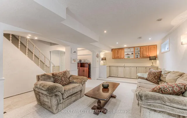 Additional image 32 of 92 Pinehurst Cres