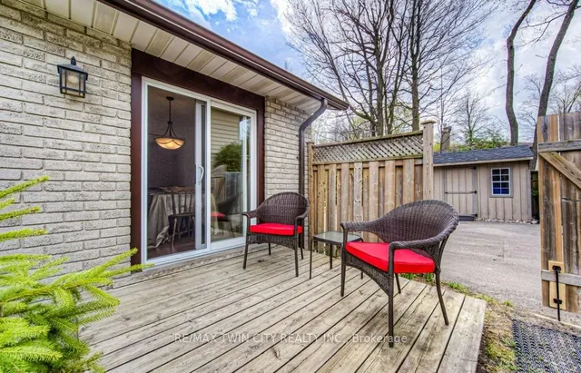 Additional image 42 of 111 Martinglen Cres