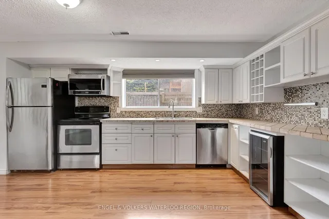 Additional image 26 of 113 Martinglen Cres