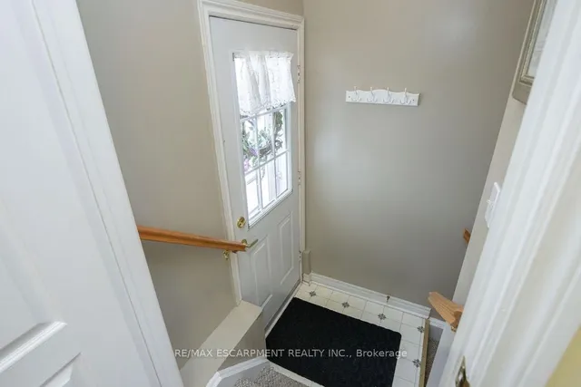 Additional image 40 of 91 Silverbirch Blvd