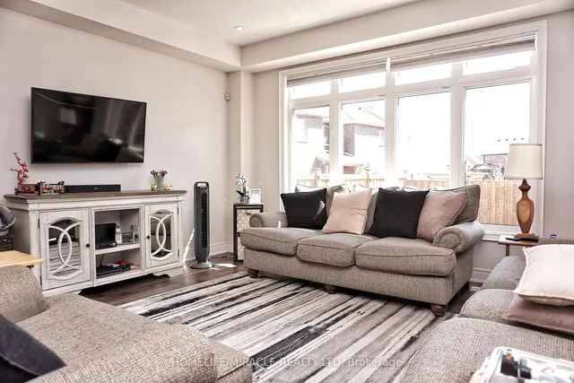 Additional image 23 of 117 Eaglecrest St