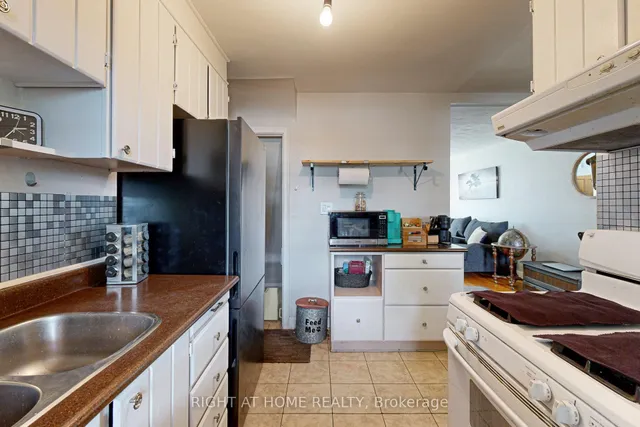 Additional image 12 of 1193 Warden Ave Unit 13