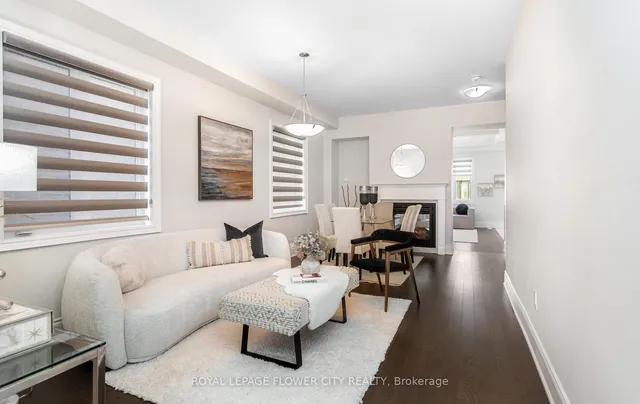 Additional image 5 of 25 Icon St