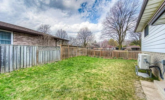 Additional image 37 of 111 Martinglen Cres