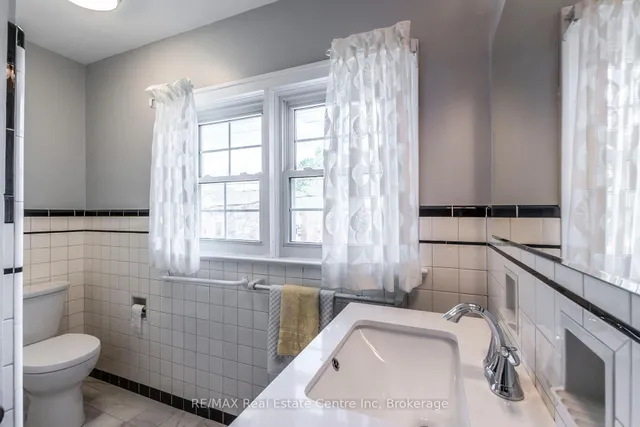 Additional image 28 of 100 Borden Ave