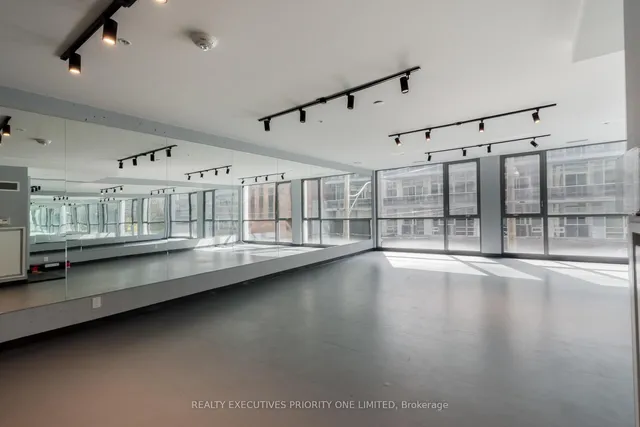 Additional image 24 of 39 Brant St Unit 309