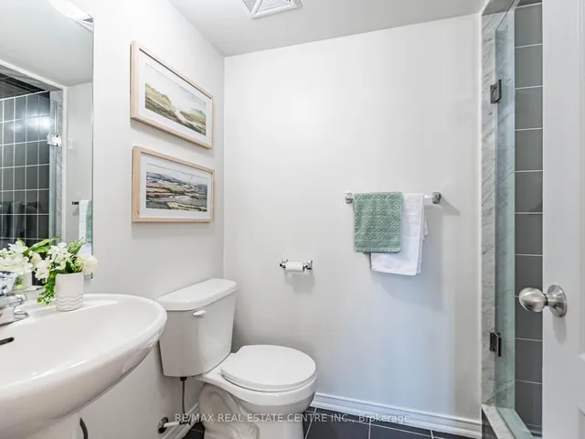 Additional image 36 of 2460 Post Rd Unit 3