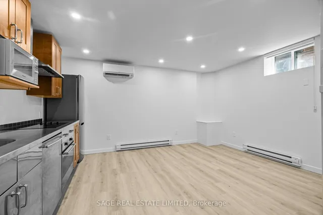 Additional image 27 of 25 Chamberlain Ave