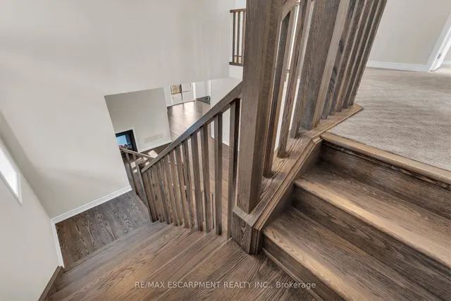 Additional image 32 of 67 Starfire Cres