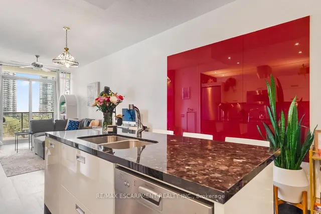 Additional image 6 of 88 Park Lawn Rd Unit 607