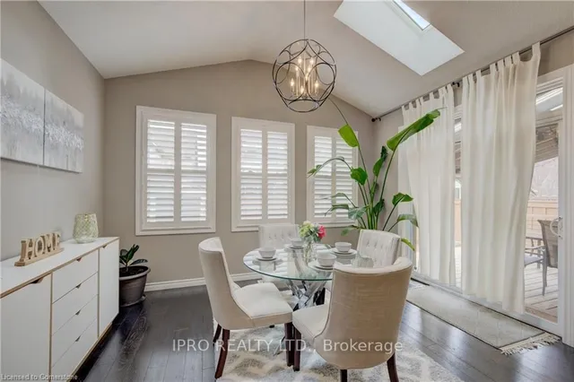 Additional image 19 of 298 Tremaine Cres