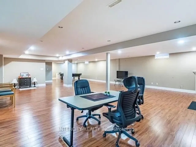 Additional image 26 of 35 Fontainebleu Rd