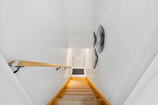 Additional image 38 of 200 Veterans Dr Unit 2