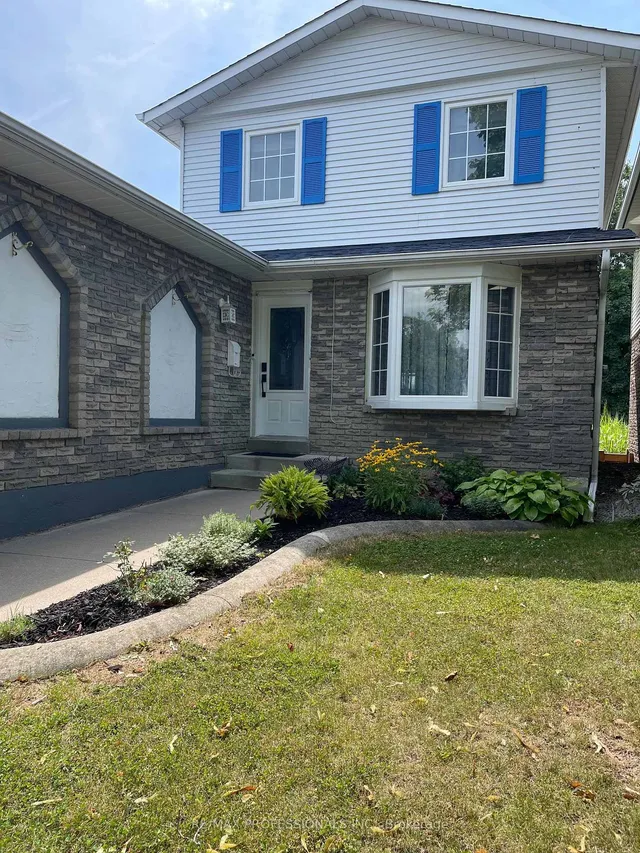 Additional image 46 of 2416 Malcolm Cres