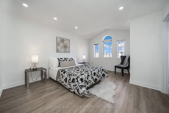 Additional image 29 of 126 Sandyshores Dr