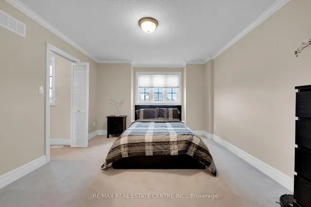 Additional image 27 of 29 Chipman Ave