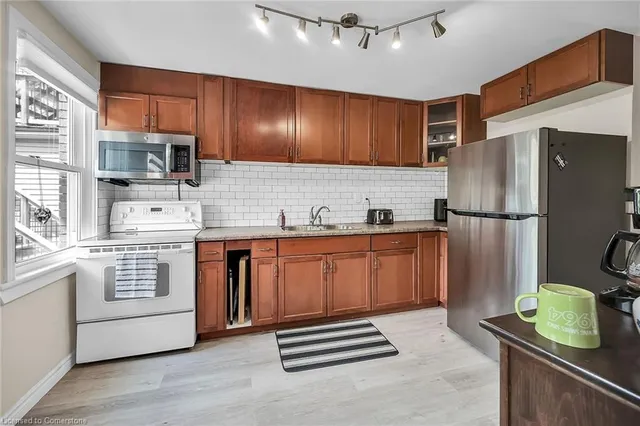 Additional image 7 of 126 Cumberland Ave