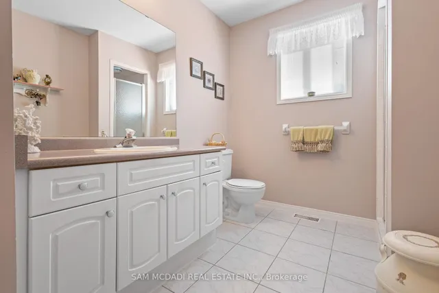 Additional image 22 of 18 Naples Blvd