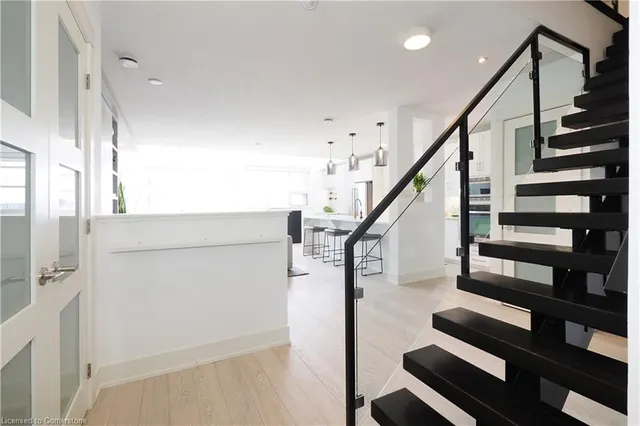 Additional image 3 of 112 Benton St Unit 710