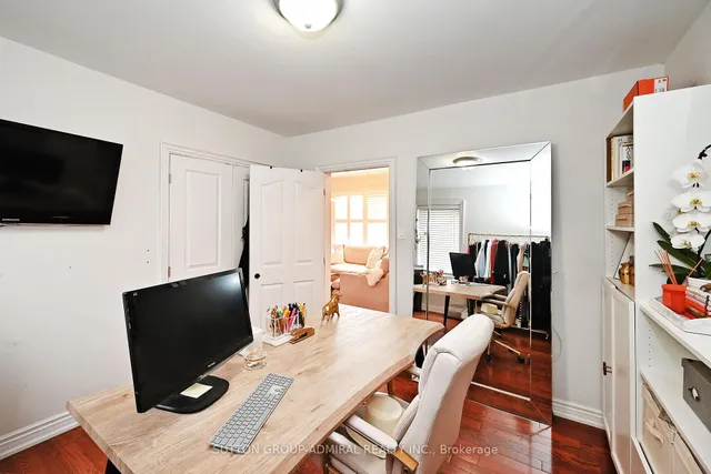 Additional image 19 of 555 Royal York Rd