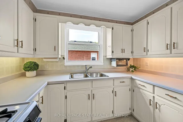 Additional image 12 of 138 East 33rd St