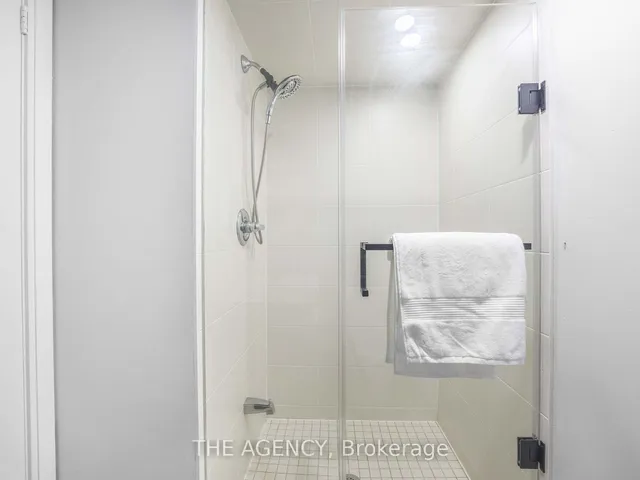 Additional image 23 of 125 Village Green Sq Unit 3308