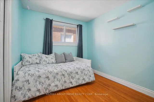 Additional image 22 of 40 Autumn Leaf Rd