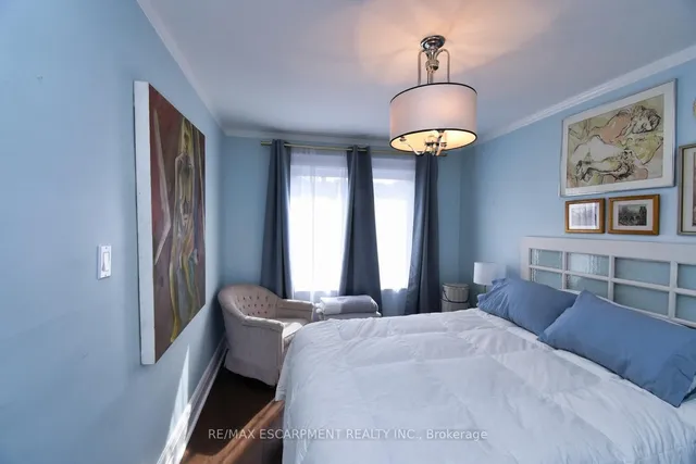 Additional image 31 of 45 Maplewood Ave