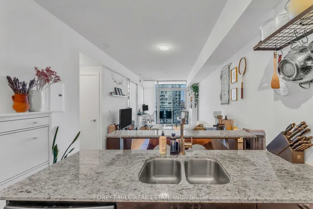 Additional image 19 of 103 The Queensway Ave Unit 1301