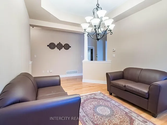 Additional image 6 of 35 Fontainebleu Rd