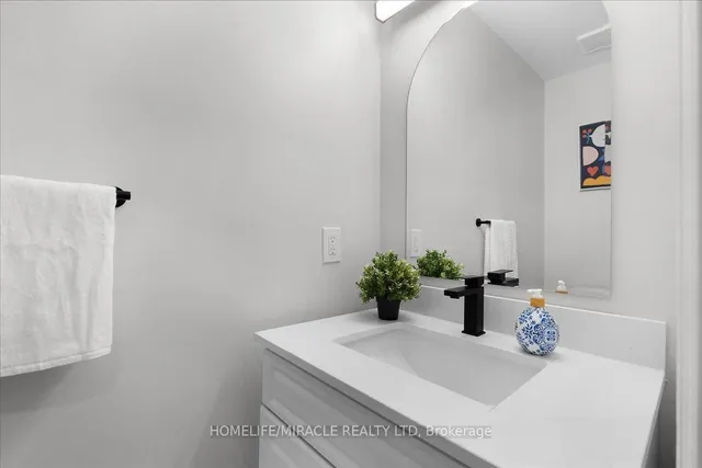 Additional image 15 of 102 Northmanor Cres