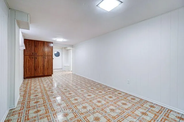 Additional image 25 of 73 Lanark Ave