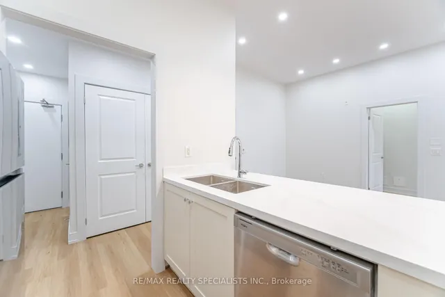 Additional image 12 of 2326 TAUNTON Rd Unit 103