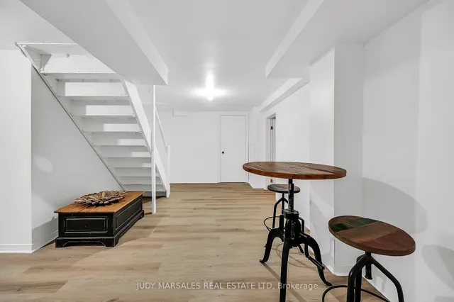 Additional image 30 of 6 Tinder Lane