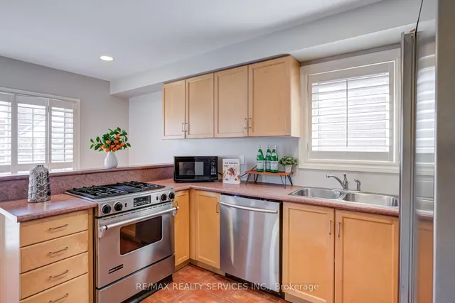 Additional image 18 of 3 White Tail Cres