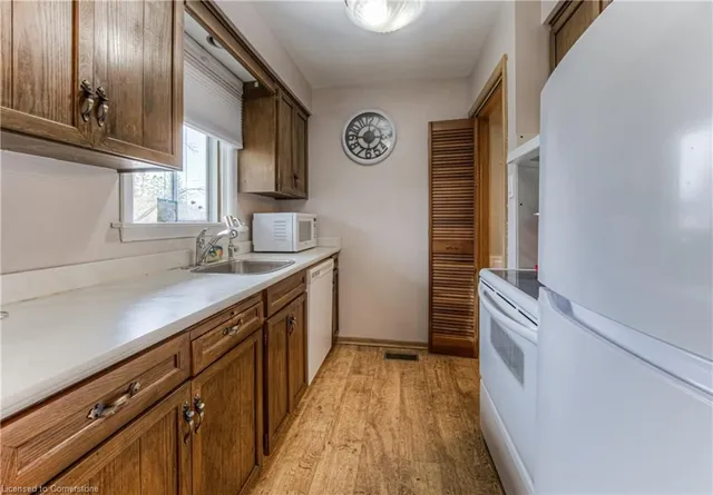 Additional image 10 of 155 Kenneth Ave