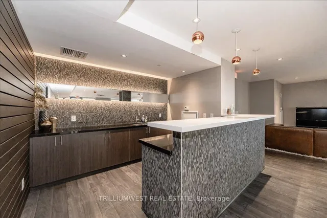 Additional image 39 of 85 Duke St Unit 1702