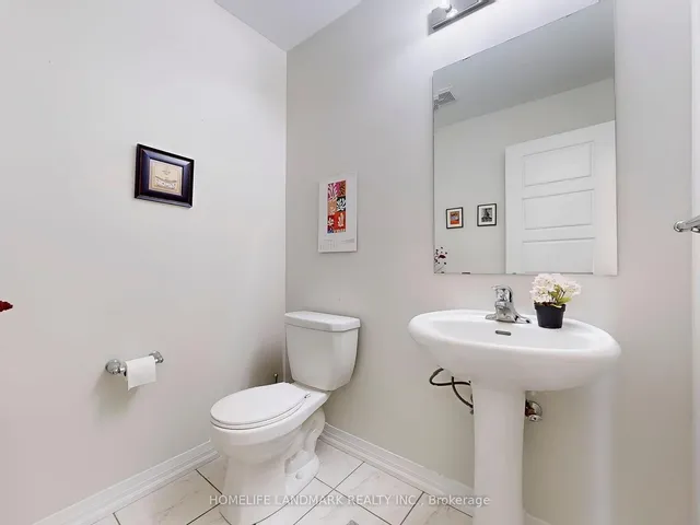 Additional image 13 of 813 Banks Cres