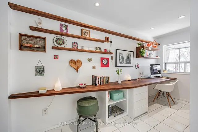 Additional image 15 of 35 Woodenhill Crt