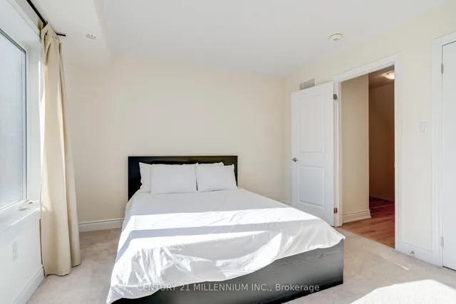 Additional image 19 of 1044A Islington Ave