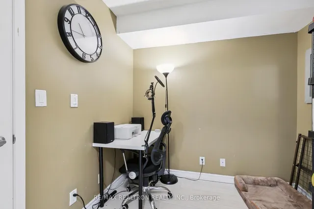 Additional image 18 of 36 Lee Centre Dr Unit 915