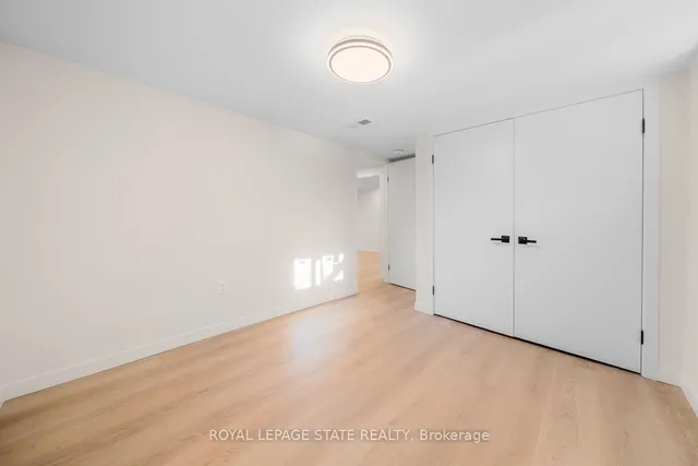 Additional image 35 of 869 Garth St