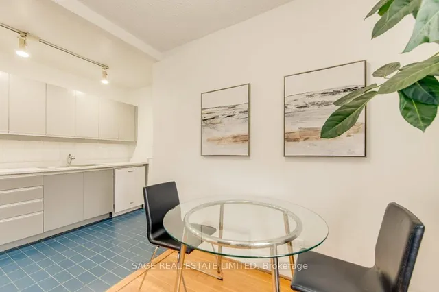 Additional image 10 of 58 Sherwood Ave Unit 14