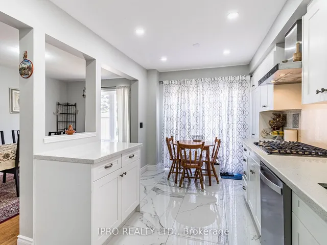 Additional image 33 of 833 Scollard Crt Unit 107