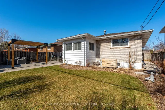 Additional image 38 of 648 THORNWOOD Ave