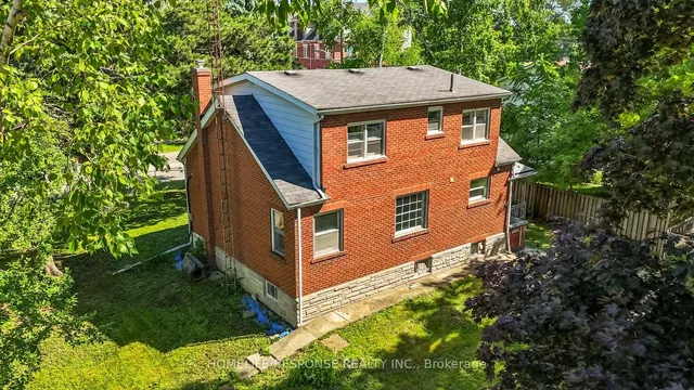 Additional image 10 of 211 Bering Ave