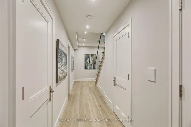 Additional image 2 of 466 Prince Edward Dr