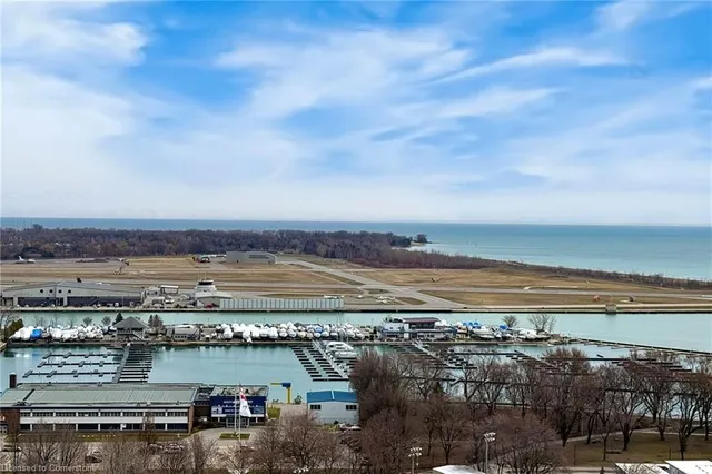 Additional image 22 of 219 Fort York Blvd