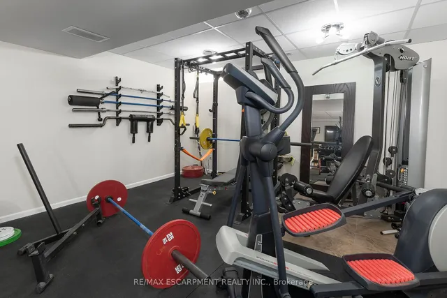 Additional image 25 of 537 VALRIDGE Dr