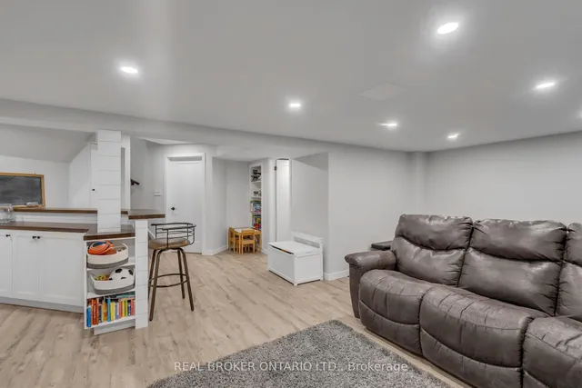 Additional image 29 of 40 Montcalm Pl